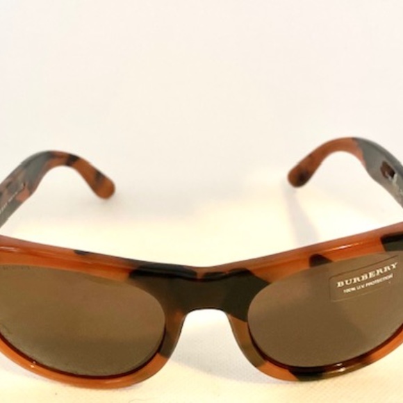 UV-Protection Tortoise Shell Burberry Sunglasses - Picture 3 of 3